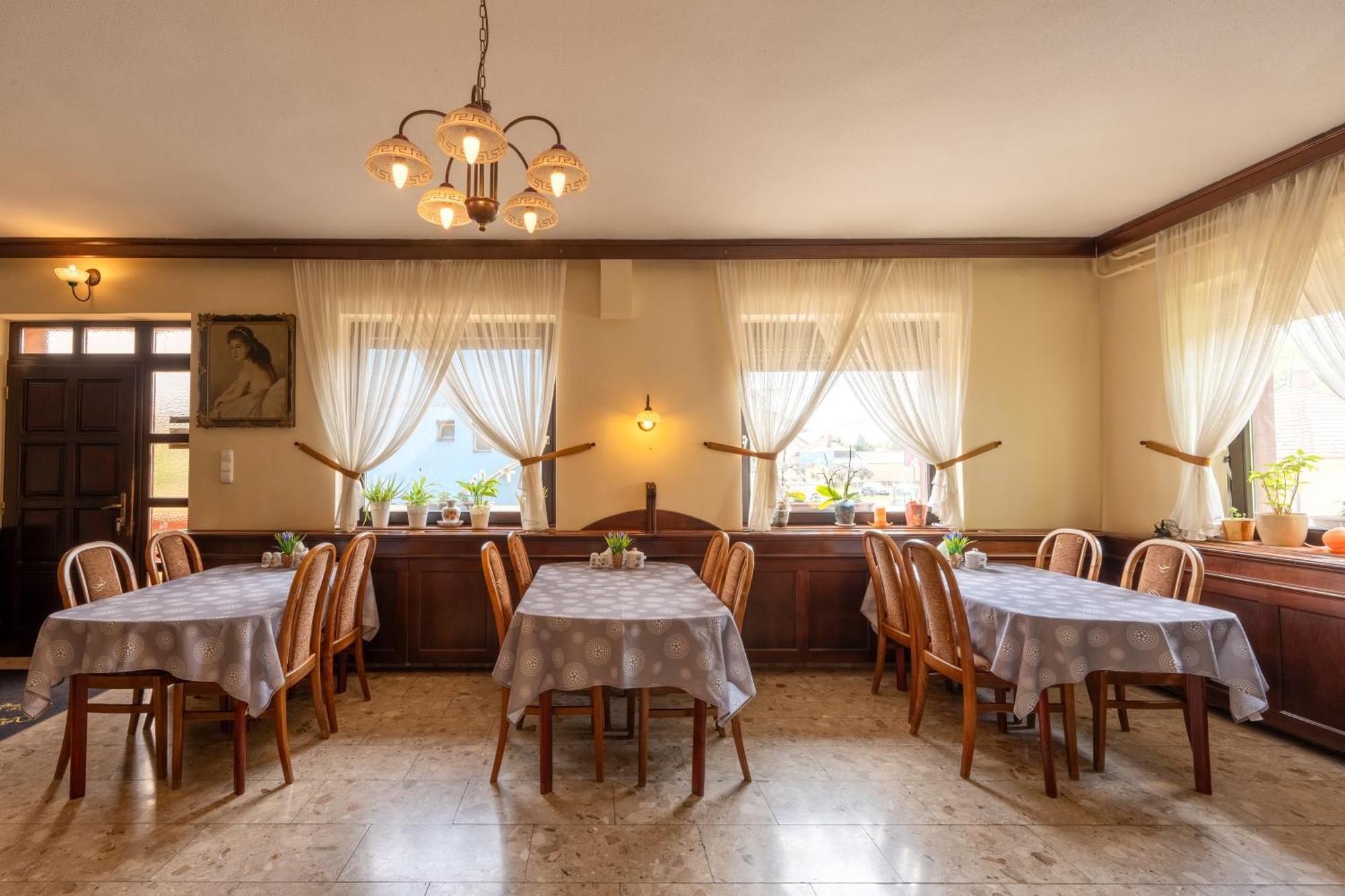 Bed and Breakfast Szenti Vendeghaz Győr Exterior foto