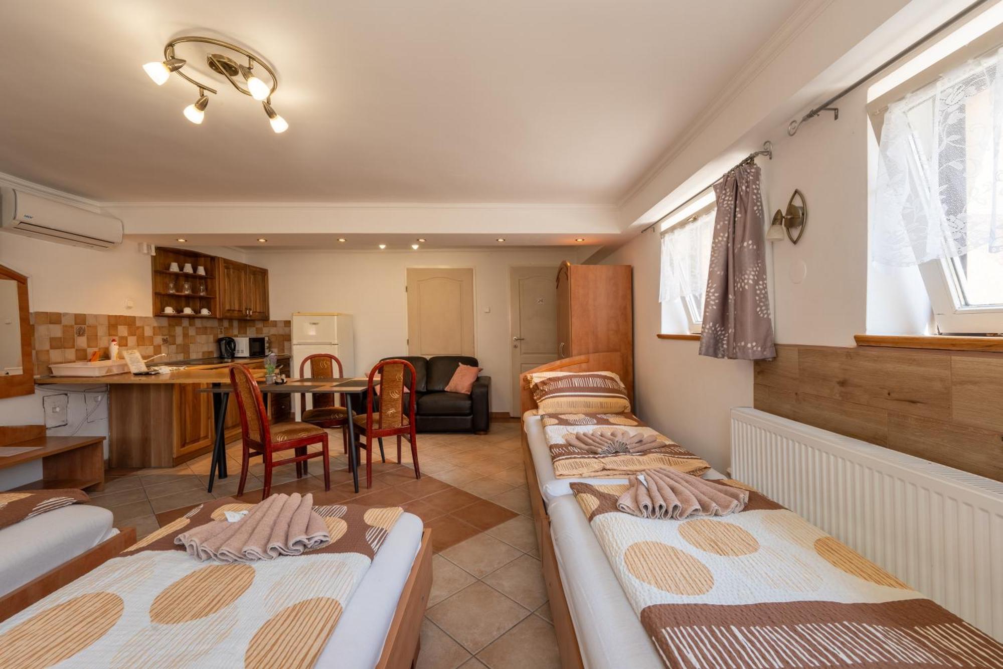 Bed and Breakfast Szenti Vendeghaz Győr Exterior foto