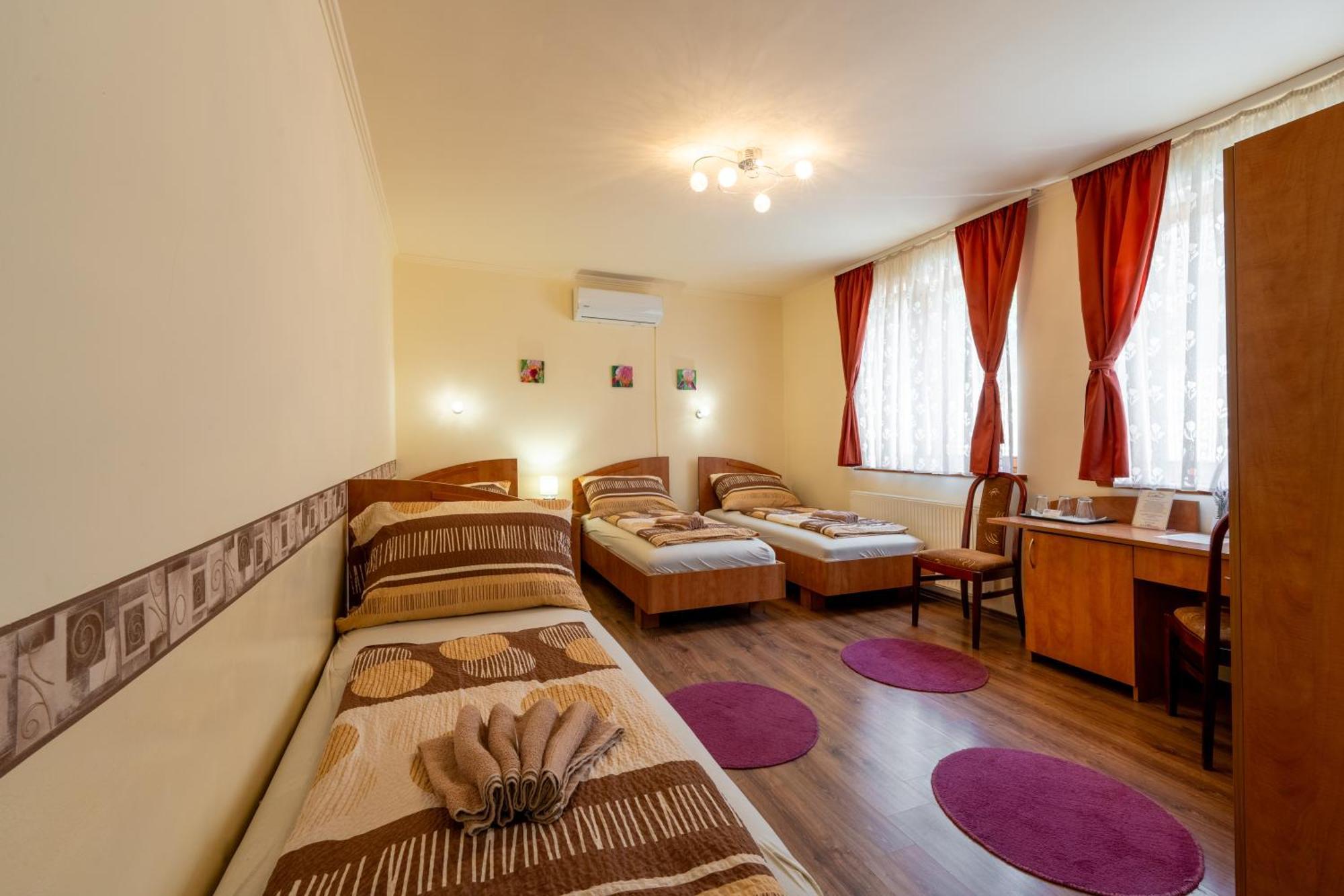 Bed and Breakfast Szenti Vendeghaz Győr Exterior foto
