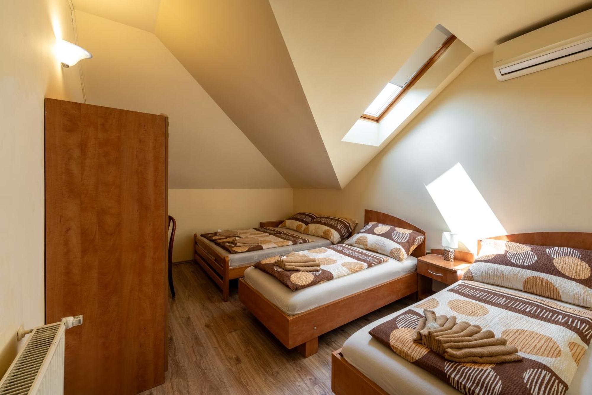 Bed and Breakfast Szenti Vendeghaz Győr Exterior foto
