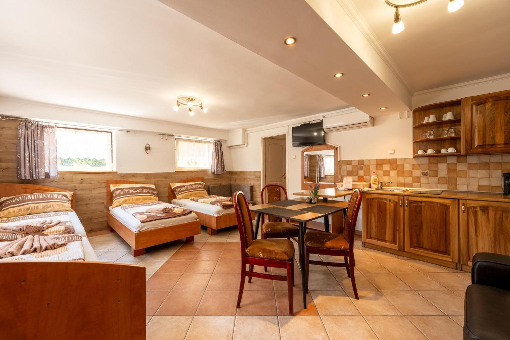Bed and Breakfast Szenti Vendeghaz Győr Exterior foto