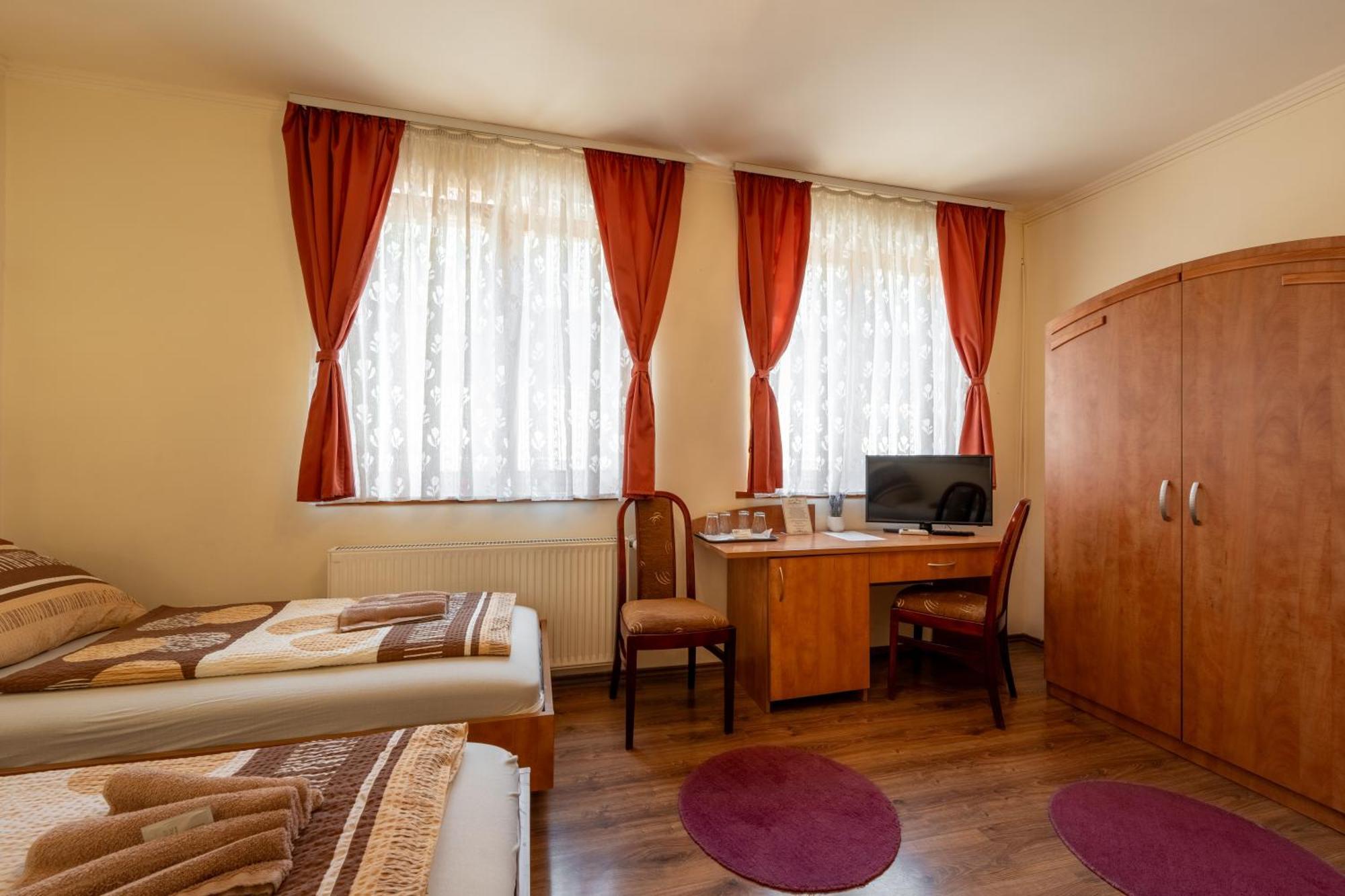 Bed and Breakfast Szenti Vendeghaz Győr Exterior foto