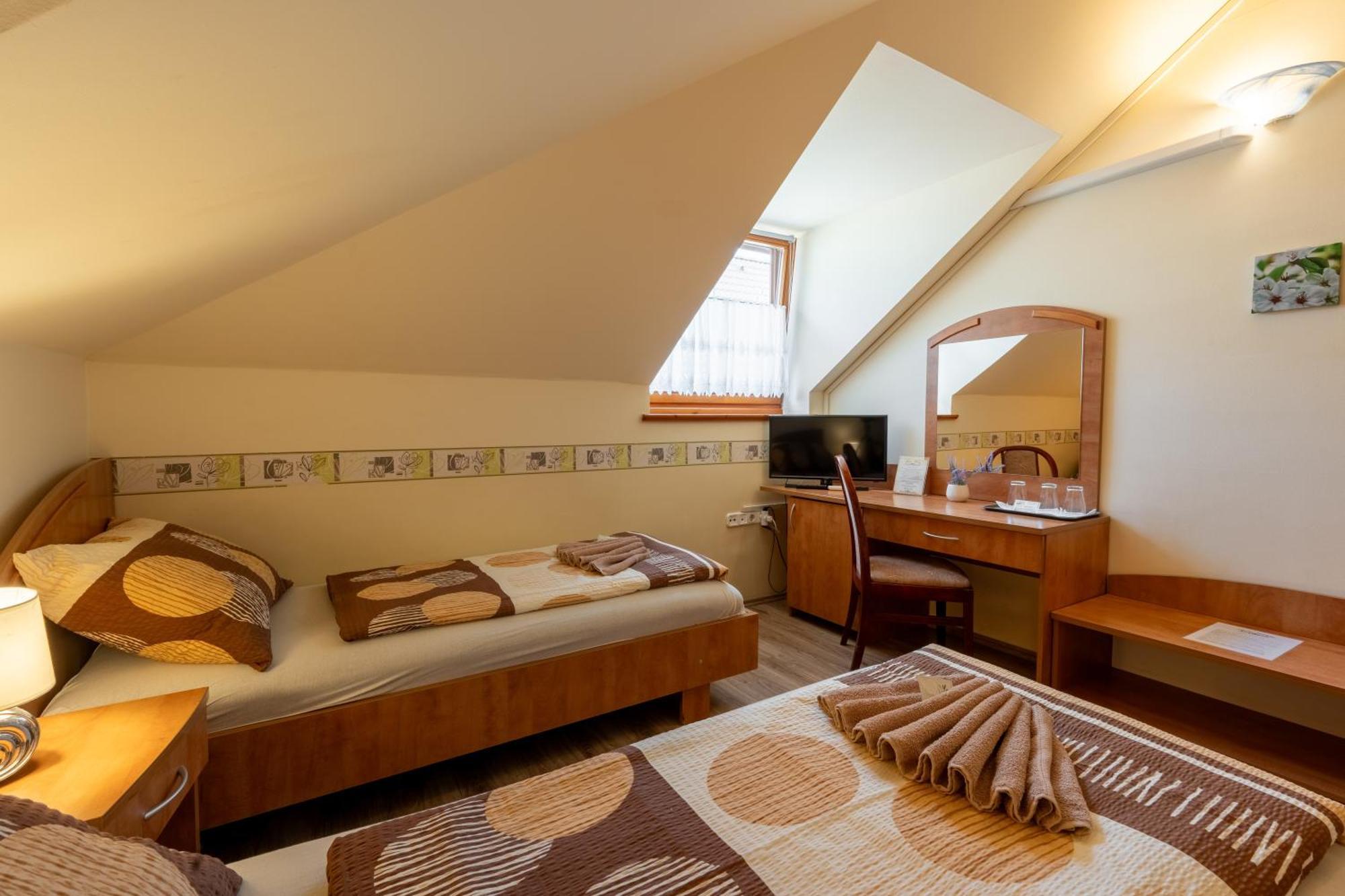 Bed and Breakfast Szenti Vendeghaz Győr Exterior foto